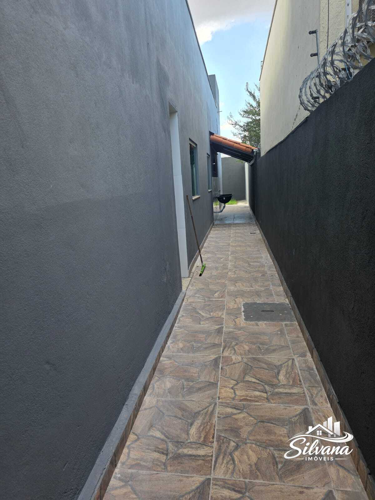 Casa à Venda no Dona Dora – 3 Quartos, Suíte e 2 Vagas